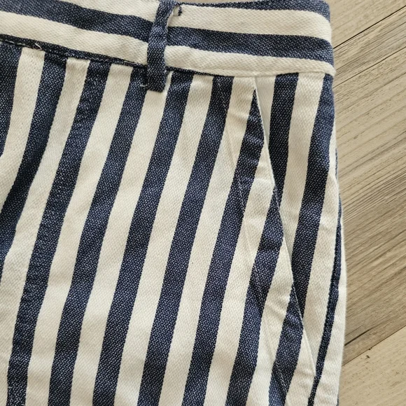 Vince Camuto strife shorts! - Picture 3 of 5